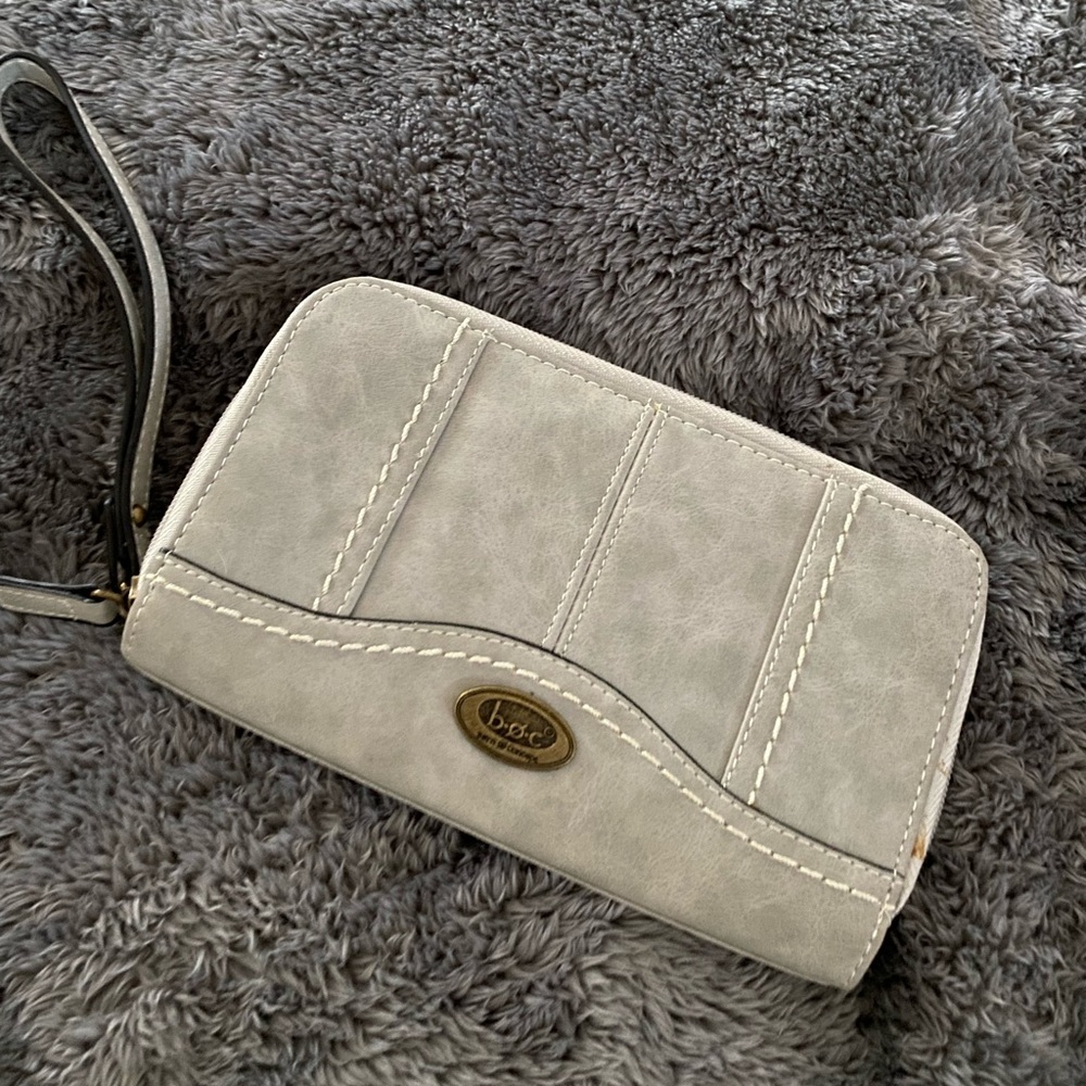 b.o.c wristlet